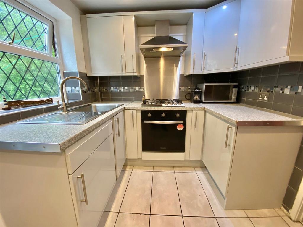 Kitchen3.jpg