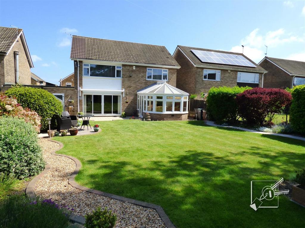 Farmcroft, Gravesend 4 bed link detached house £675,000