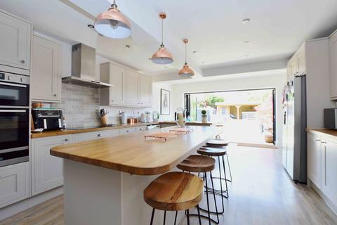 3 bedroom semi-detached house for sale - Cromwell Road, Cheltenham, GL52