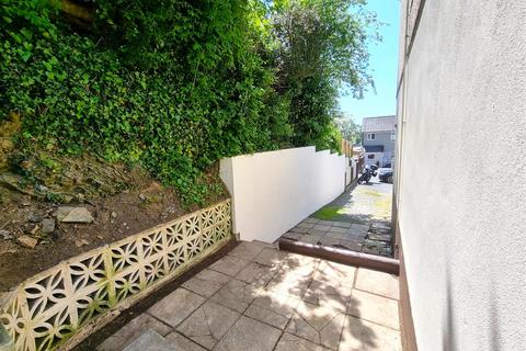 18 Duchy Close, Launceston, PL15 8XL