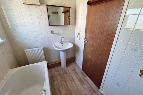 18 Duchy Close, Launceston, PL15 8XL