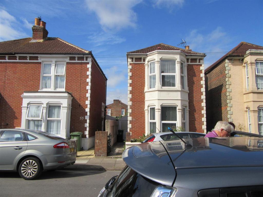 Balfour Road, North End, Portsmouth 2 bed terraced house to rent £