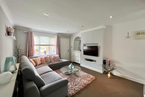 50 Redland Drive, Northampton, NN2 8TU