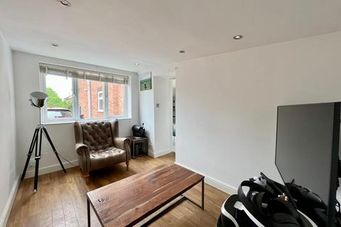 50 Redland Drive, Northampton, NN2 8TU