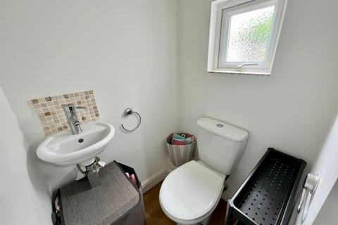 50 Redland Drive, Northampton, NN2 8TU