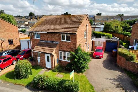 50 Redland Drive, Northampton, NN2 8TU