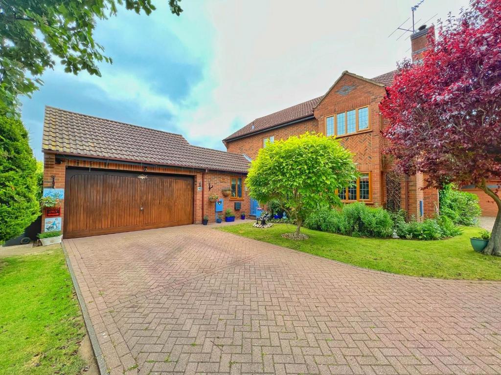 Clarke Court, Earls Barton, Northamptonshire NN6 4 bed detached house for sale £525,000
