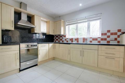 17 Abbots Rise, Kings Langley, WD4 8AR