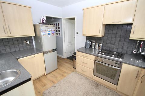 9 Markfield Close, Low Moor, Bradford, BD12 0UW