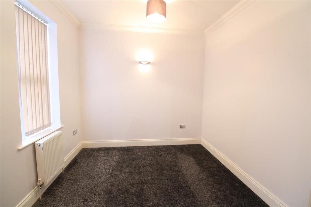 Finkle Street, Cottingham 2 bed flat to rent £725 pcm (£167 pw)