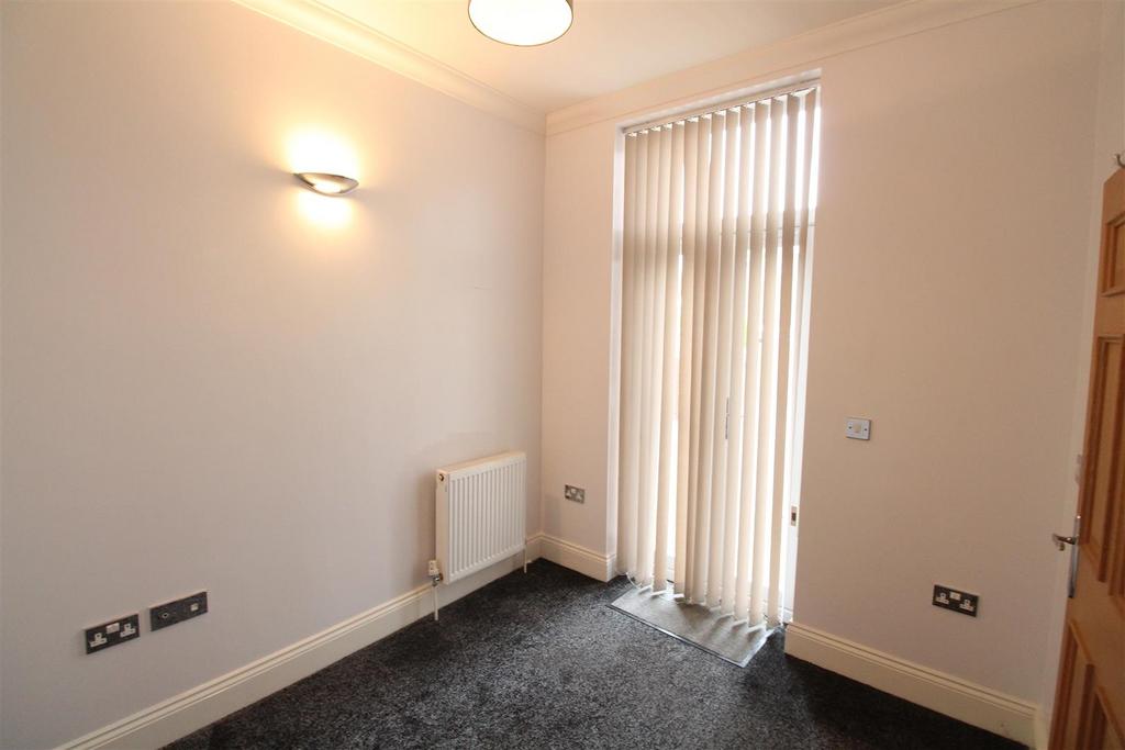 Finkle Street, Cottingham 2 bed flat to rent £725 pcm (£167 pw)