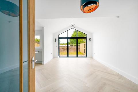 130a Spring Hill, Kingswood, Bristol, BS15 1XW