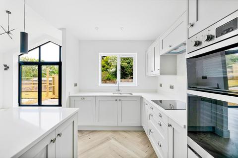 130b Spring Hill, Kingswood, Bristol, BS15 1XW