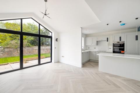 130b Spring Hill, Kingswood, Bristol, BS15 1XW