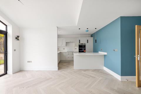 130b Spring Hill, Kingswood, Bristol, BS15 1XW