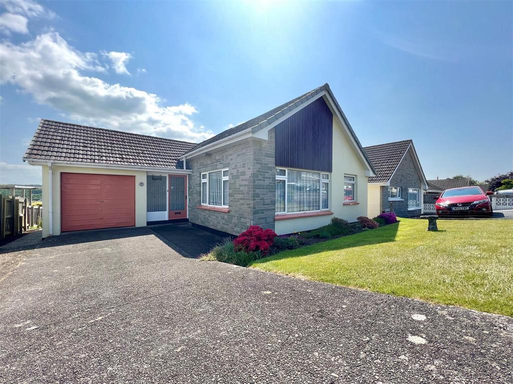 Elizabeth Drive, Barnstaple 2 bed detached bungalow for sale £350,000