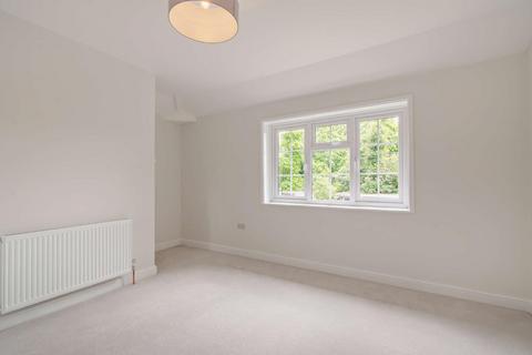 6 Brook Lane, Bromley, BR1 4PU