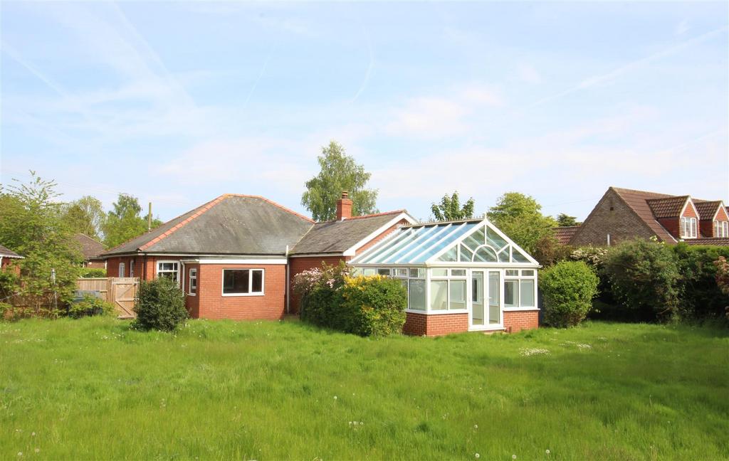 Main Road, Toynton All Saints, Spilsby 4 bed detached bungalow for sale £425,000