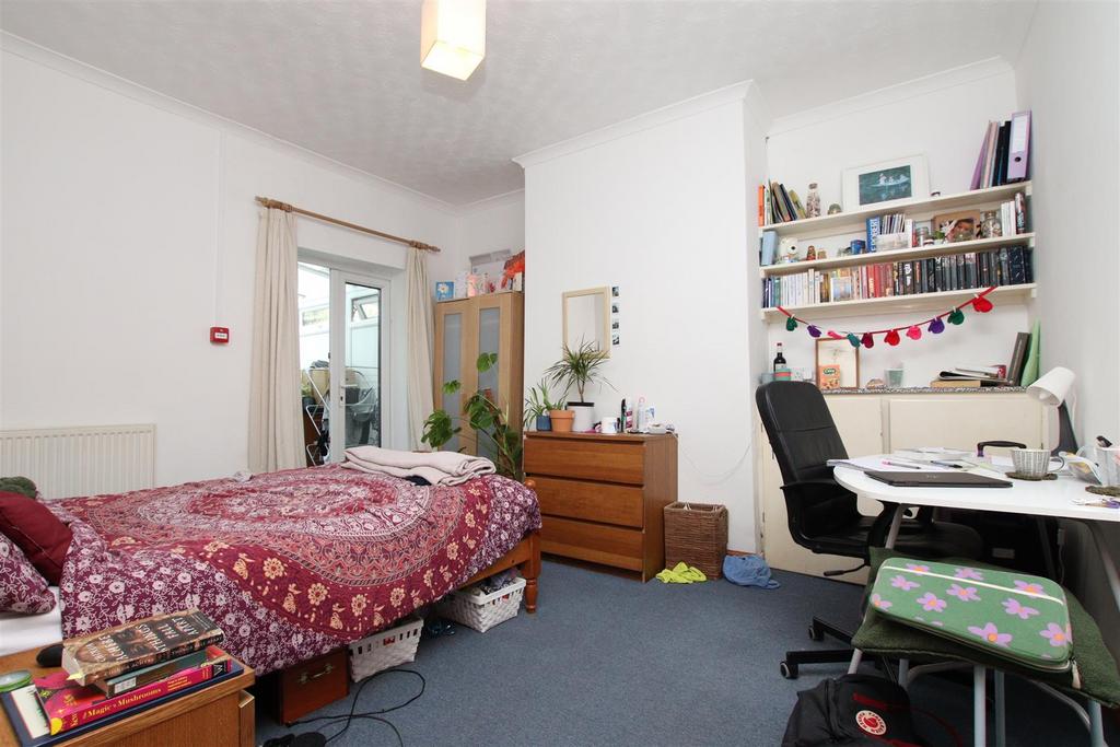 Bedroom 2.JPG