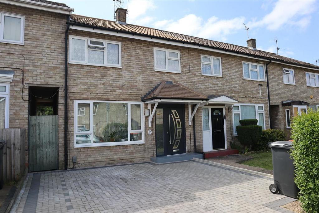 Tithe Farm Road, Houghton Regis, Bedfordshire 2 bed terraced house for