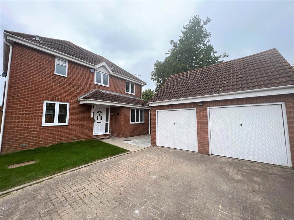 Churchfields, Shoeburyness, SouthendOnSea 3 bed detached house £