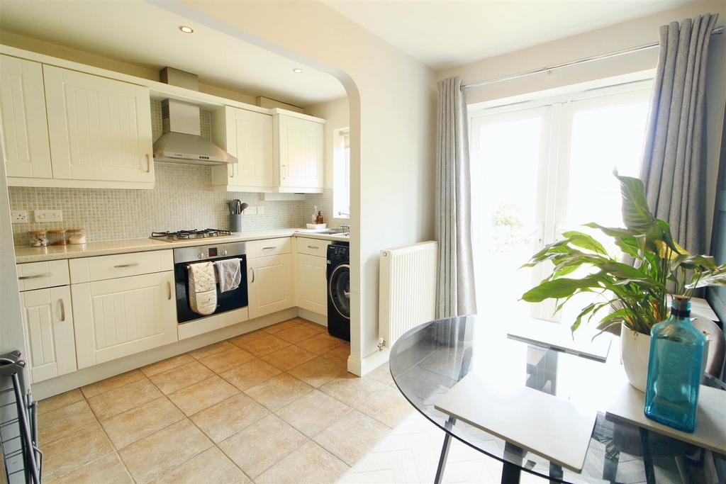 Baildon Way, Skelmanthorpe, HD8 9GY 2 bed terraced house for sale £
