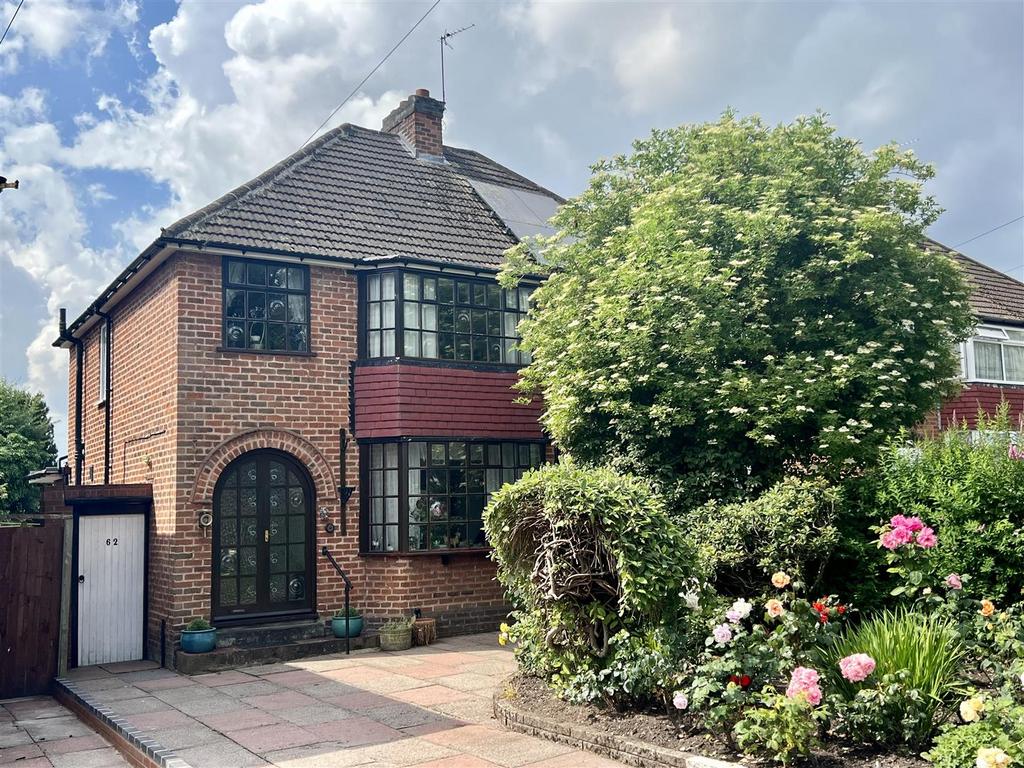 Barn Lane, Solihull 3 bed semidetached house for sale £275,000
