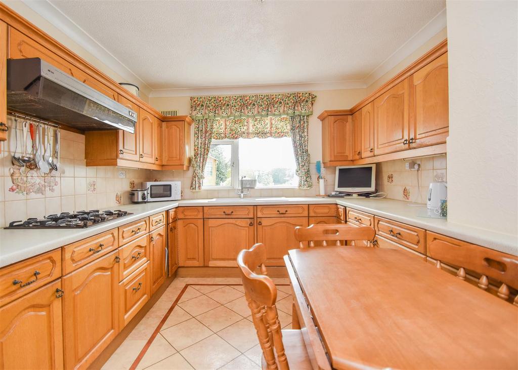 Stourbridge Road, Wombourne, Wolverhampton 3 bed detached bungalow for sale £435,000