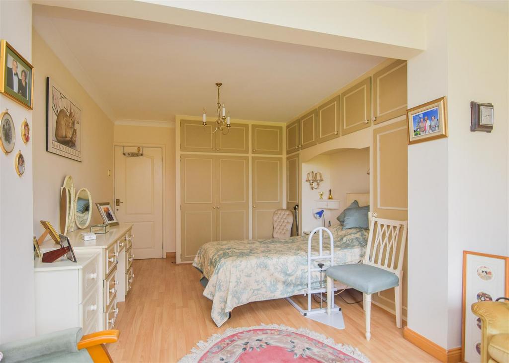 Llando, Stourbridge Road - Bedroom 1.jpg