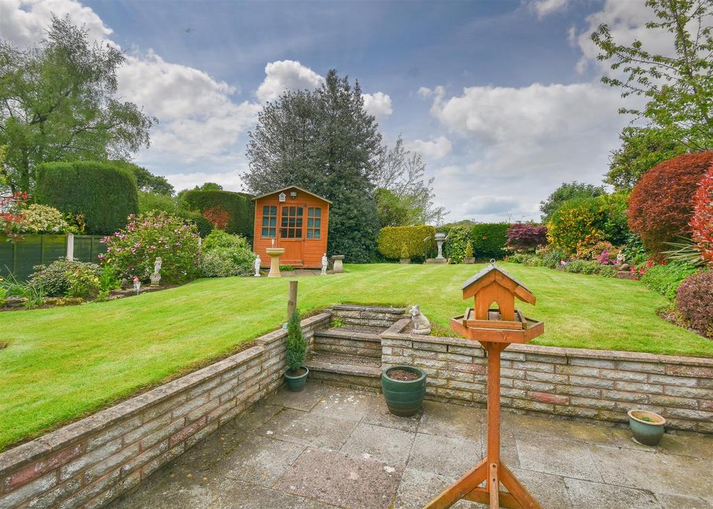 Llando, Stourbridge Road - Garden 2.jpg