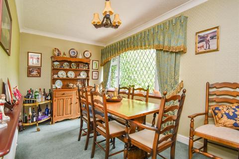 Ilando Stourbridge Road, Wombourne, Wolverhampton, WV5 9BN