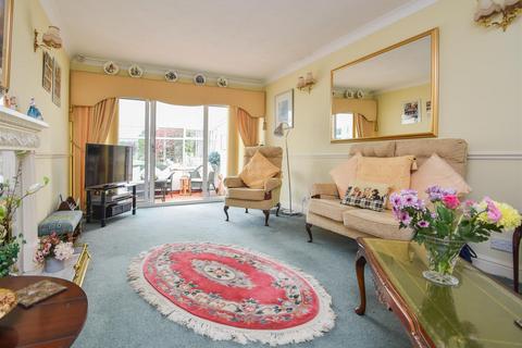 Ilando Stourbridge Road, Wombourne, Wolverhampton, WV5 9BN