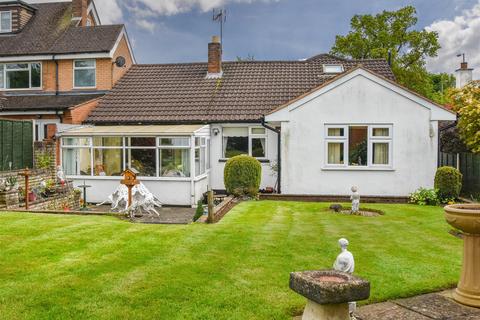 Ilando Stourbridge Road, Wombourne, Wolverhampton, WV5 9BN