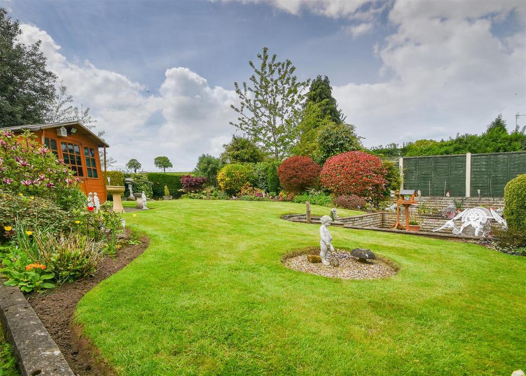 Llando, Stourbridge Road - Garden 1.jpg