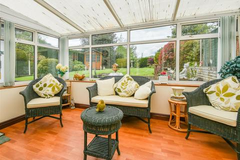 Ilando Stourbridge Road, Wombourne, Wolverhampton, WV5 9BN