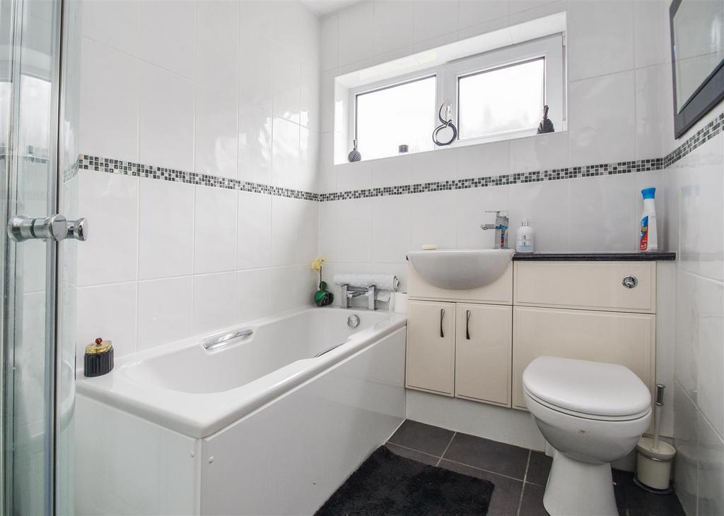 Llando, Stourbridge Road - Bathroom.jpg