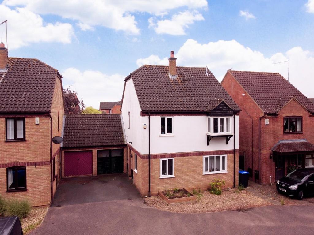 Liberty Drive, Duston, Northampton NN5 4 bed detached house for sale
