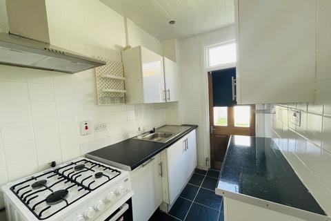 4 bedroom terraced house to rent - Broadwater Road, Tooting
