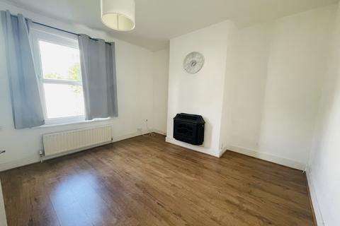 4 bedroom terraced house to rent - Broadwater Road, Tooting