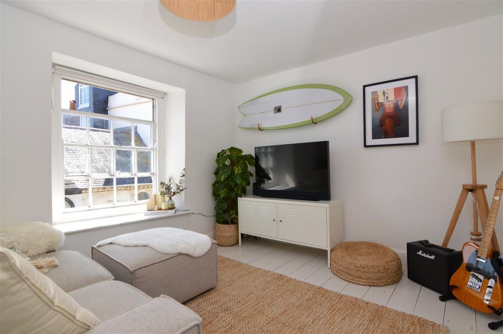 Penryn 1 bed flat for sale £175,000