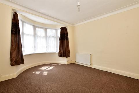 7 Tylehurst Gardens, Ilford, IG1 2QL
