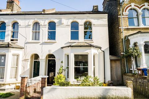 3 bedroom semi-detached house for sale - Danby Street, Peckham Rye