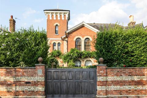 10 Hillside, London, SW19 4NH