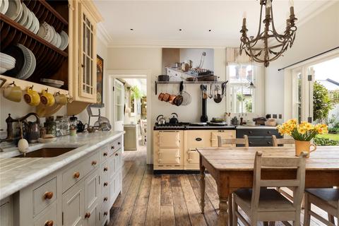 10 Hillside, London, SW19 4NH