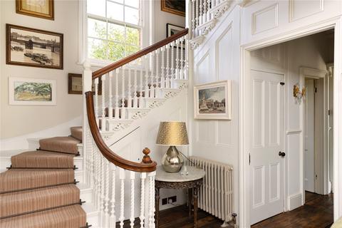 10 Hillside, London, SW19 4NH