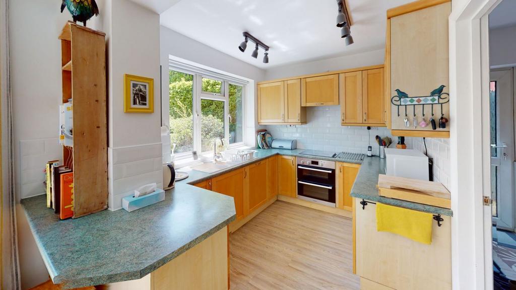 Mill Lane, Cogenhoe, Northampton NN7 1NA 4 bed detached bungalow for