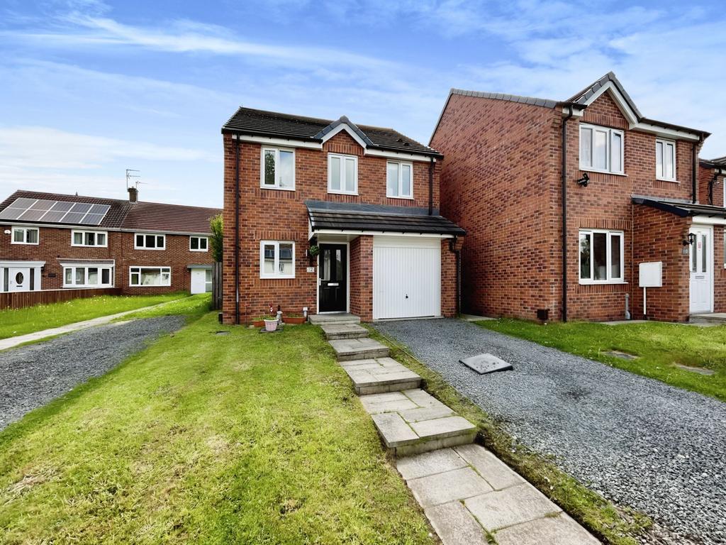 Fairbairn Road, Peterlee, Durham, SR8 5EN 3 bed detached house for sale