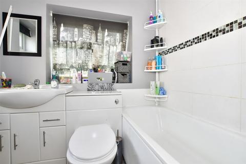 7 Vickers Road, Erith, DA8 1PH