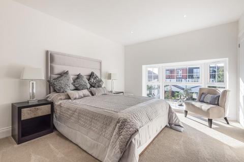 4 bedroom end of terrace house for sale, Grand Drive, Raynes Park