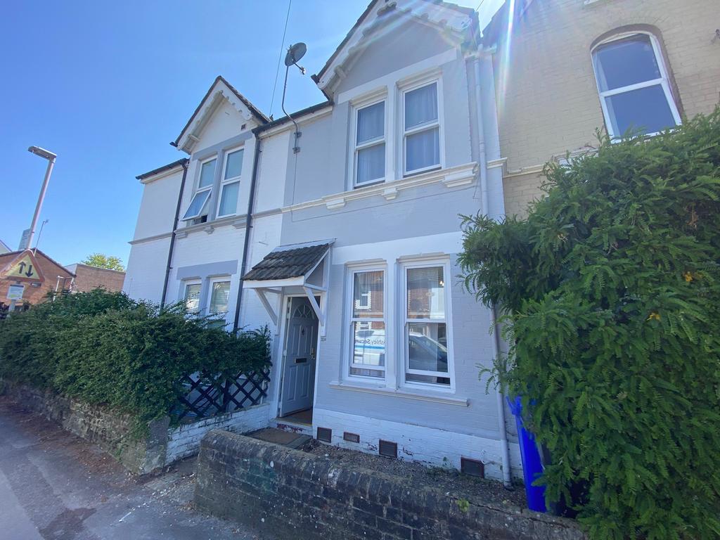 Denmark Road, Poole BH15 1 bed cluster house £900 pcm (£208 pw)